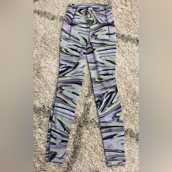 4019- EUC Lululemon Swift Speed High-Rise Tight 28"
Paint Glide Warp Multi - Picture 3 of 6